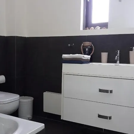 Tzanetos Seaside * Kyparissia